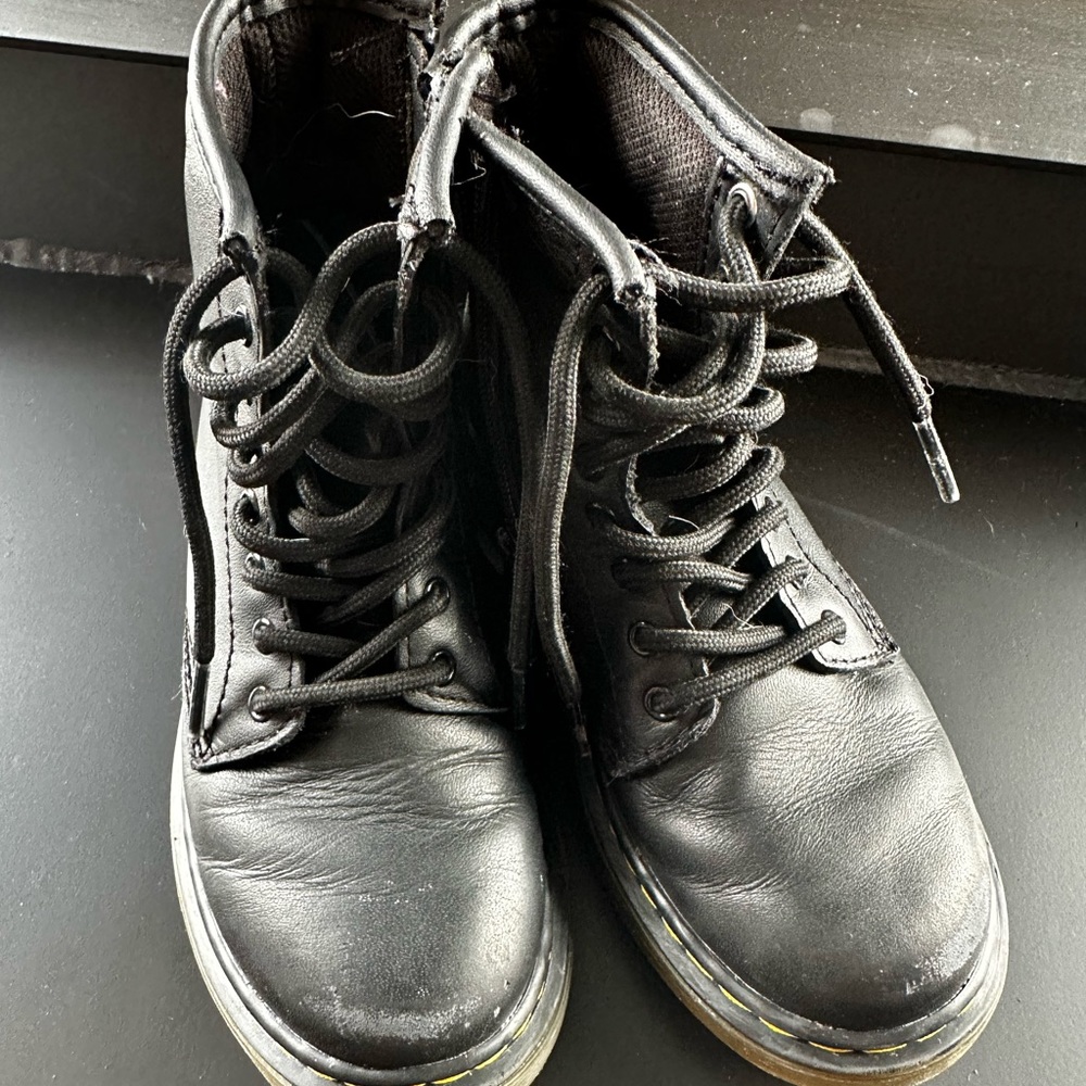 Girls size 13 black Doc Martens used